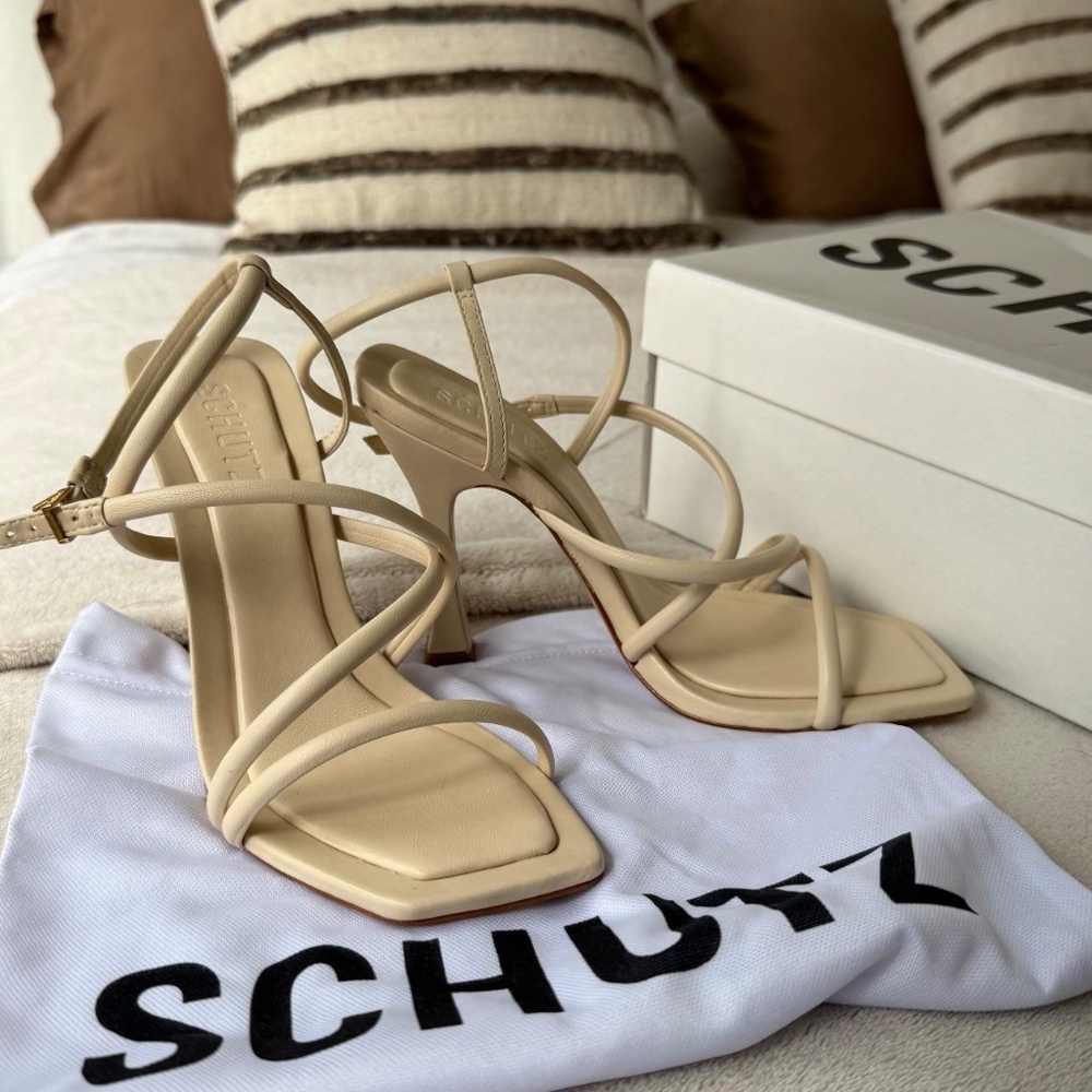 Schutz Women's heels - Picture 4 of 7